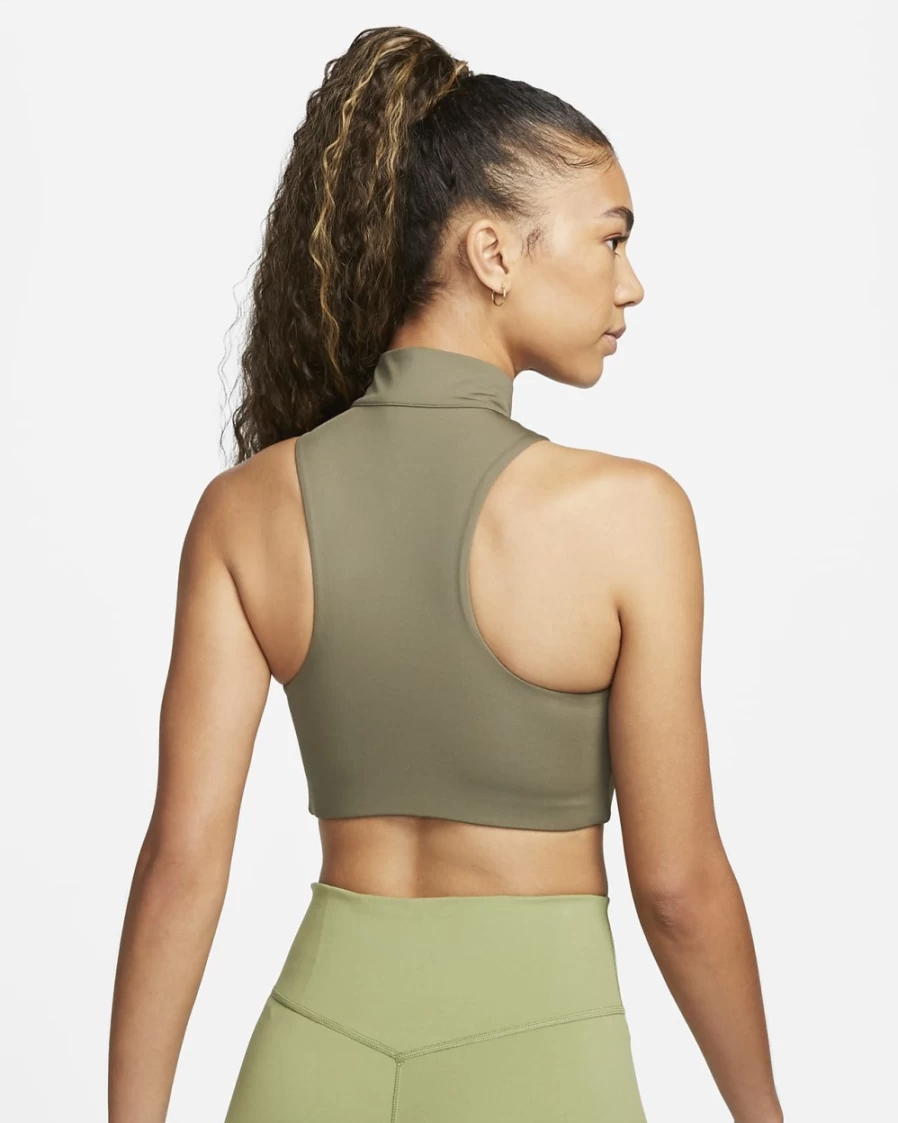 Nike Air Swoosh 1/2-Zip Medium-Support Sports Bra for Women in Medium Olive/Alligator