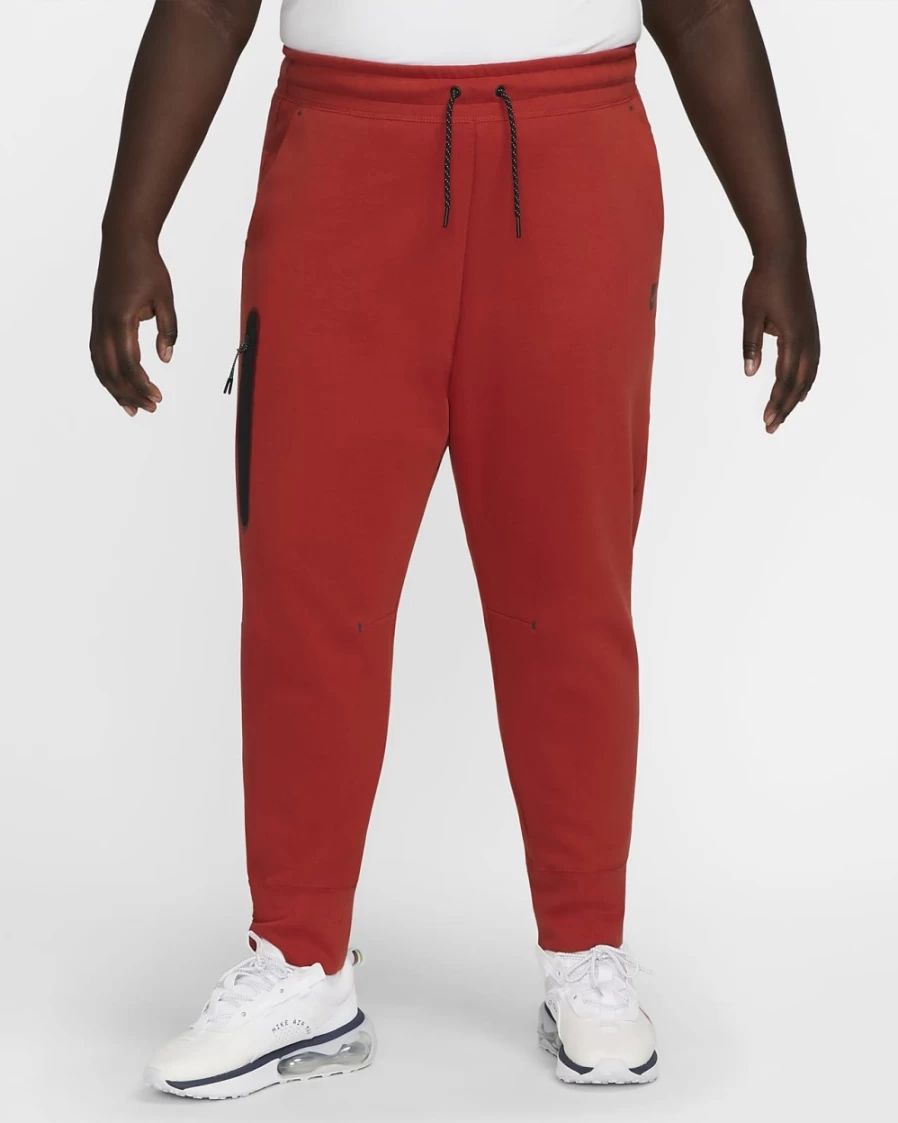 Nike Women's Plus Size Tech Fleece Jogger Pants in Cinnabar & Black | Sportswear Comfort