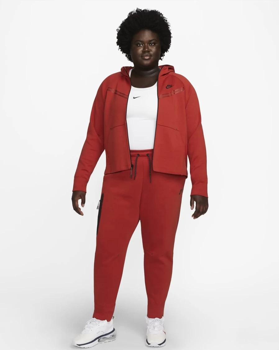 Nike Women's Plus Size Tech Fleece Jogger Pants in Cinnabar & Black | Sportswear Comfort