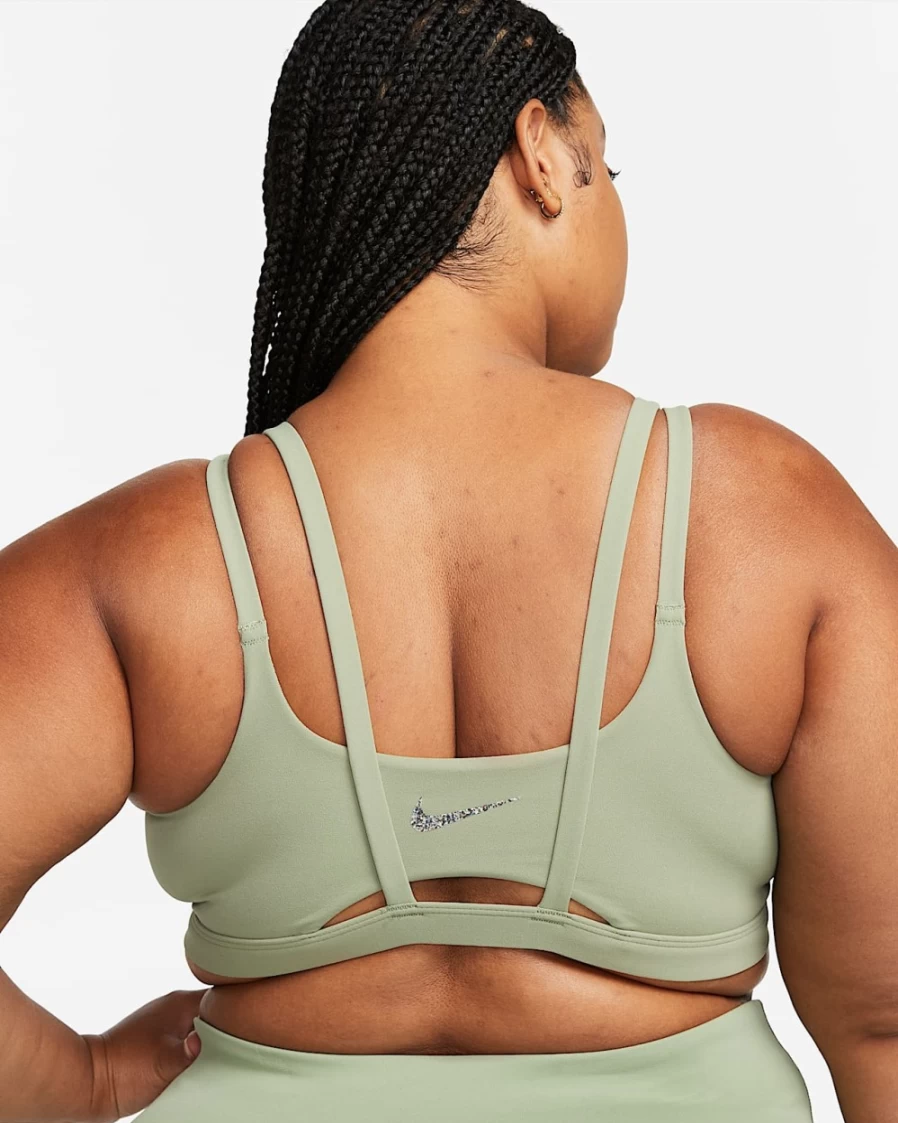 Nike Alate Trace Women's Light-Support Padded Strappy Sports Bra in Oil Green/Sail - Plus Size Activewear
