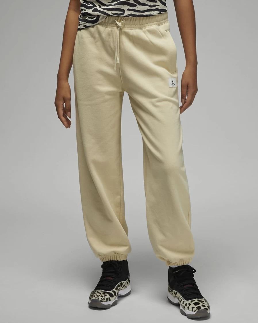 Nike Jordan Flight Fleece Women's Beach Pants - Comfortable & Styletic Athletic Wear