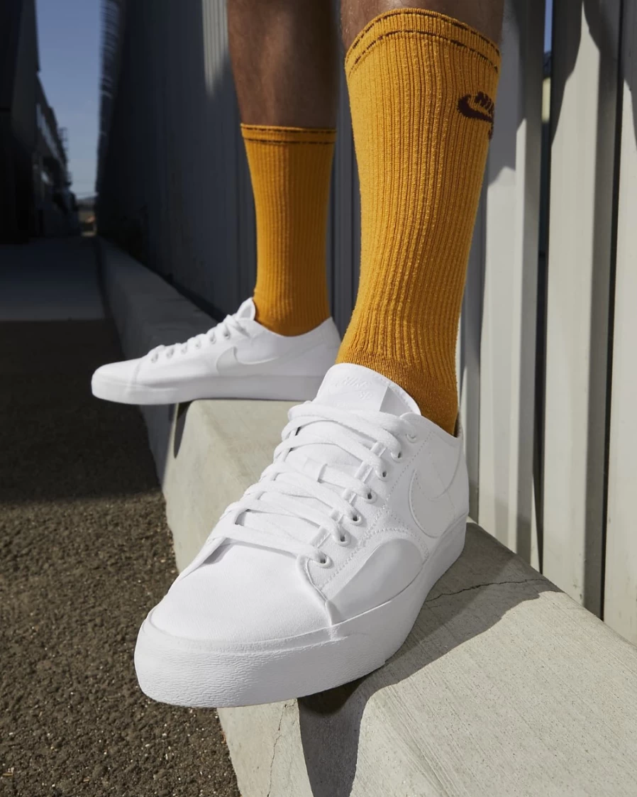 Nike SB Blazer Court Skate Shoes for Men & Women - White Classic Skateboarding Sneakers
