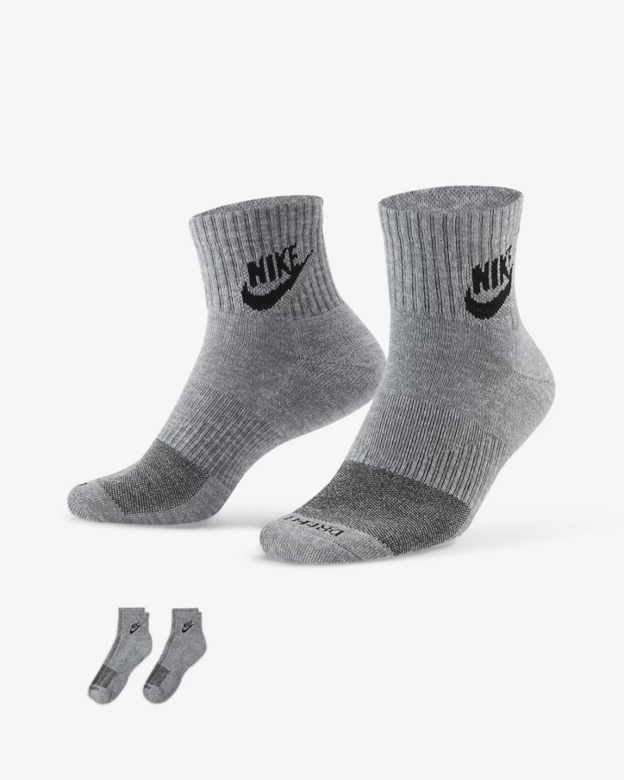Nike Everyday Plus Cushioned Ankle Socks for Men & Women - Particle Grey/Black Comfort Athletic Socks