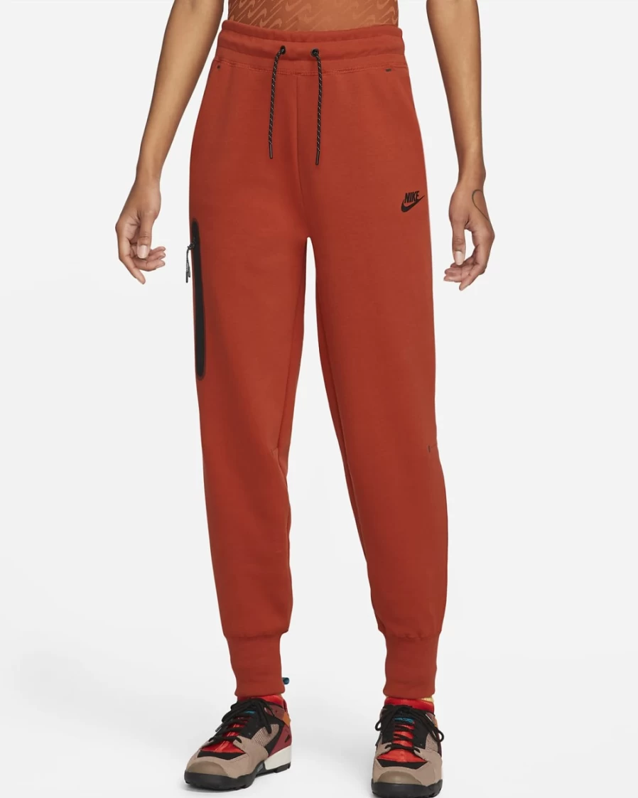 Nike Women's Tech Fleece Jogger Pants in Cinnabar/Black - Comfortable Sportswear for Training & Lounge