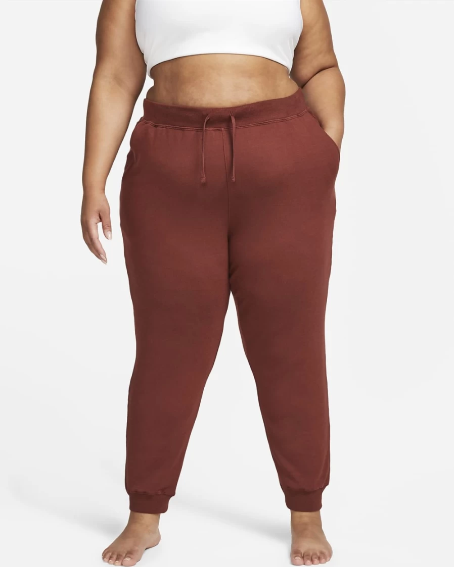 Nike Women's Plus Size Yoga Luxe 7/8 Fleece Joggers in Oxen Brown/Iron Grey - Comfortable High-Waisted Lounge Pants