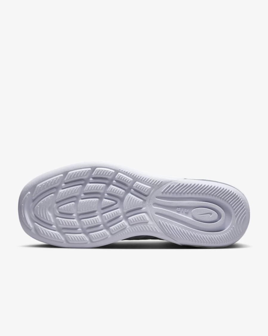 Nike Air Max Axis Women's Running Shoes - White/Black/White Athletic Sneakers for Women