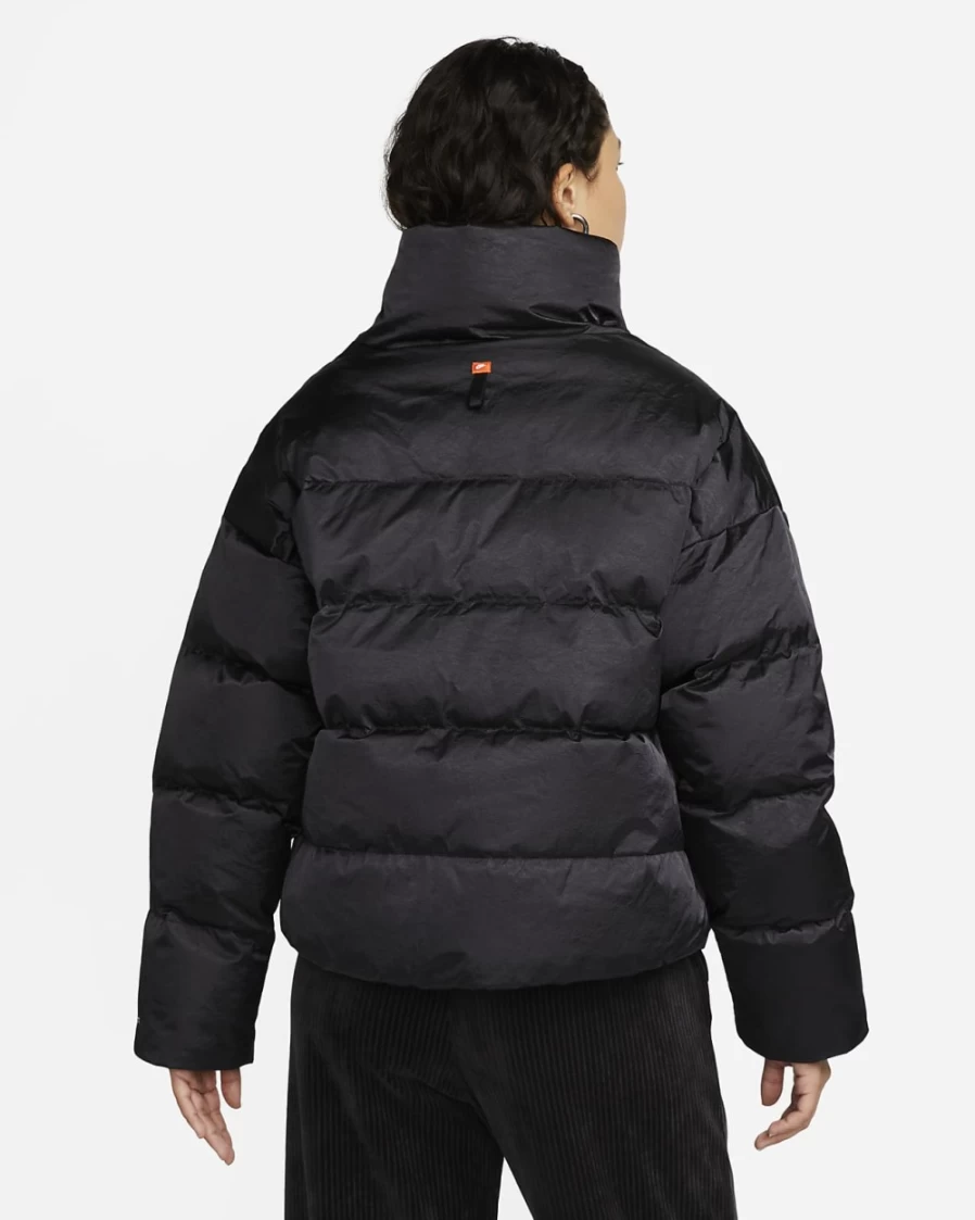 Nike Therma-FIT Women's Synthetic-Fill Shine Jacket - Black/White | Lightweight Water-Resistant Winter Coat for Running & Training
