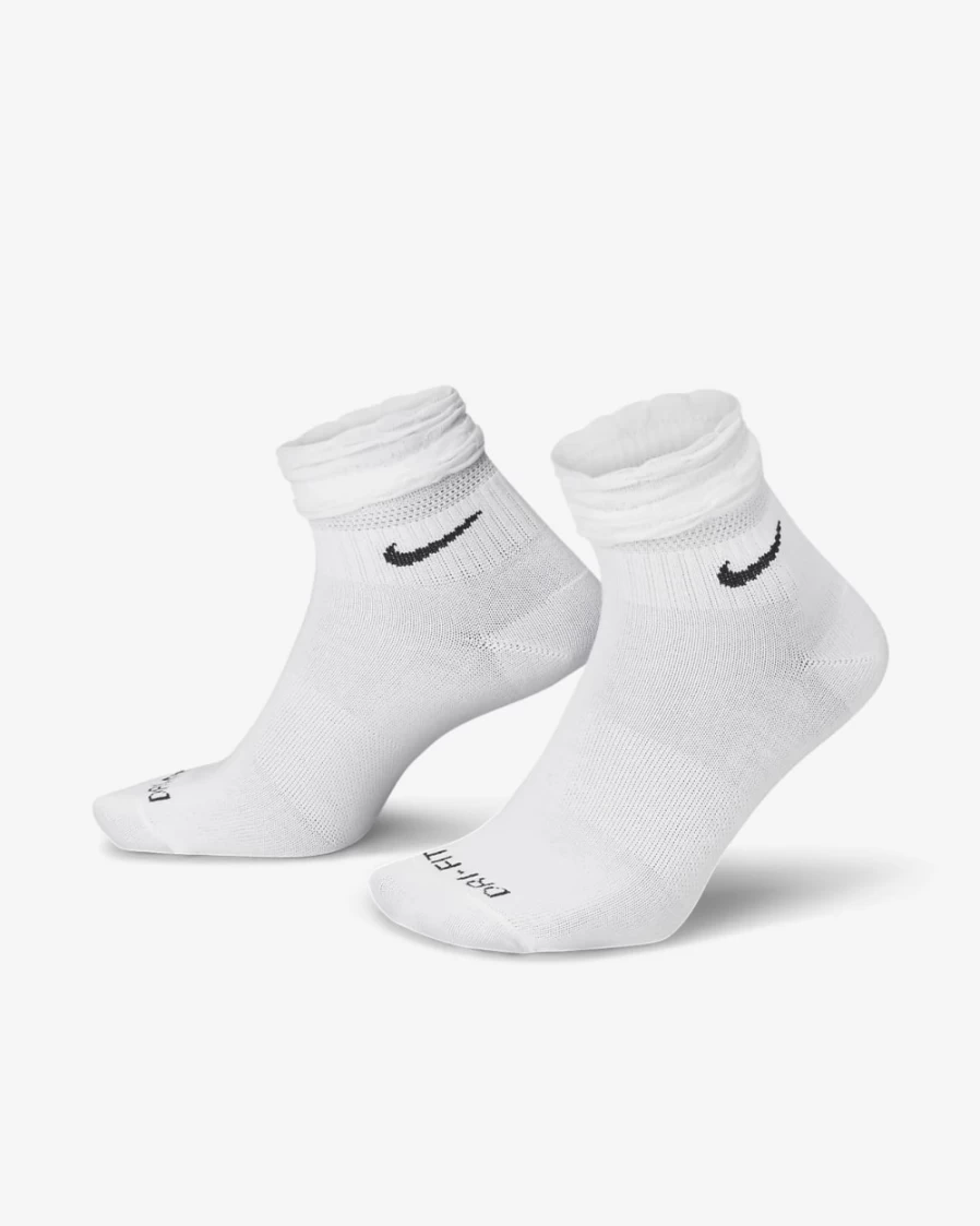 Nike Women's White/Black Everyday Training Ankle Socks for Workouts & Sports