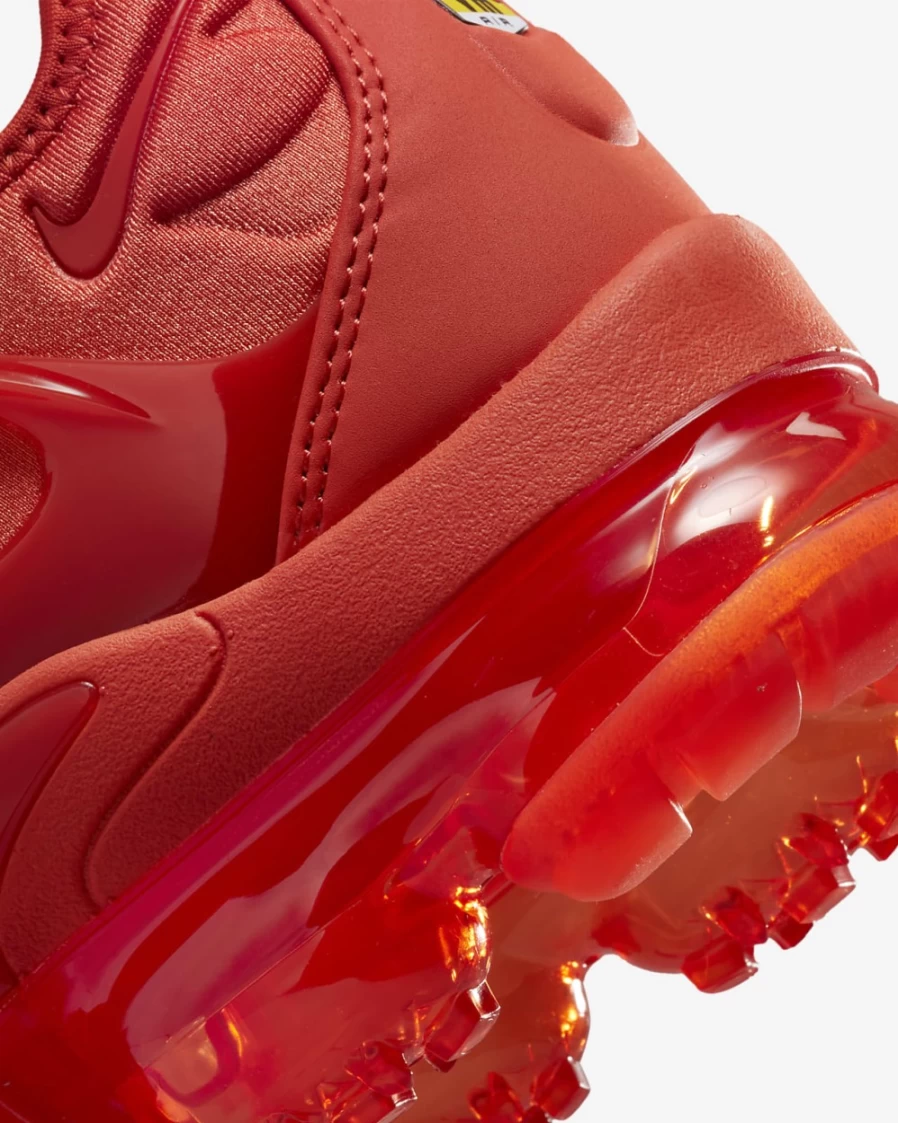Nike Air VaporMax Plus Women's Running Shoes in Mantra Orange/Orange/Cinnabar