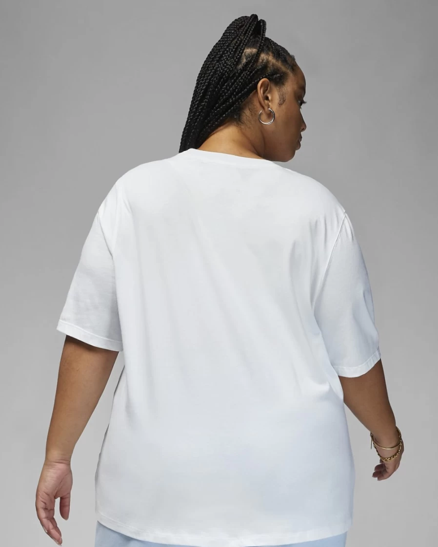 Nike Women's White Graphic T-Shirt - Plus Size Casual Tee