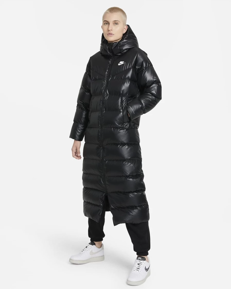 Nike Therma-FIT Women's Parka Jacket - Black & White Winter Coat for Outdoor Sports